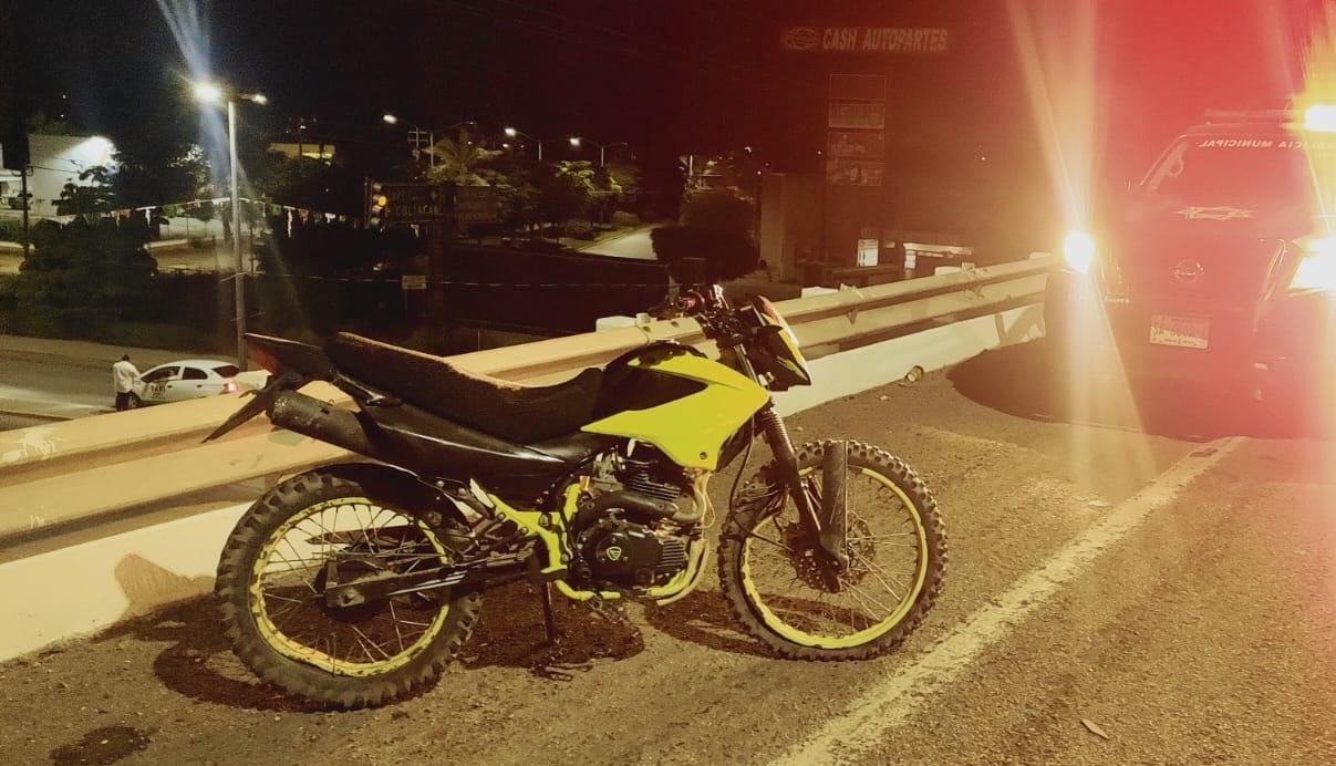 Motocicleta en un accidente en Guasave