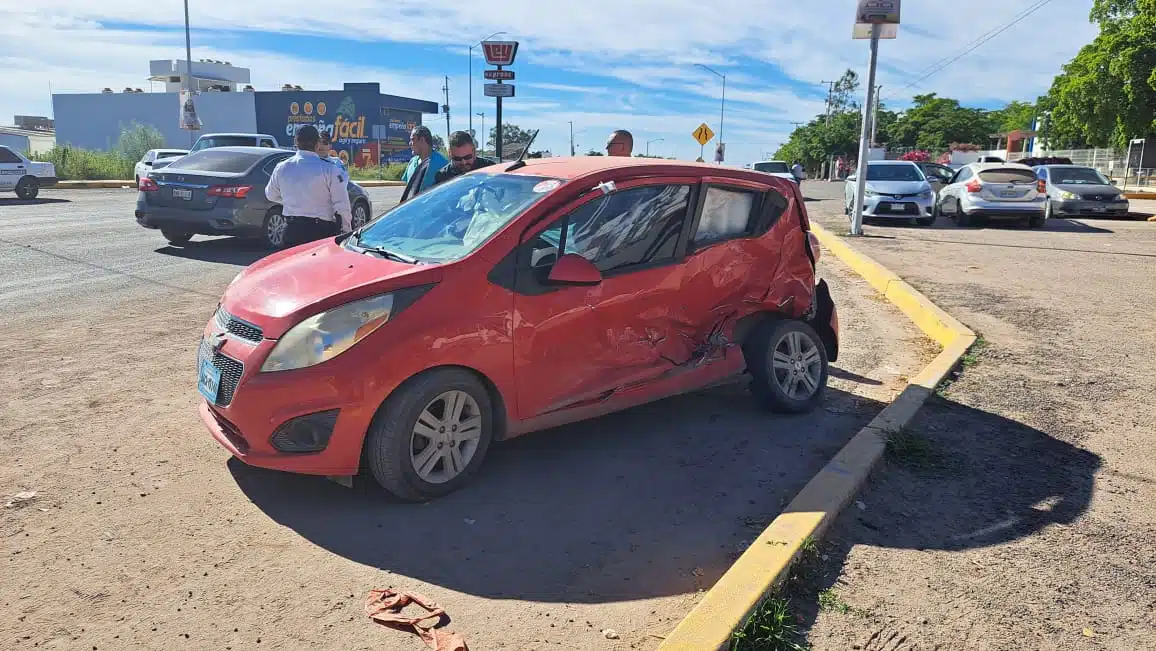 El herido conducía un vehículo de la marca Chevrolet, tipo Spark.