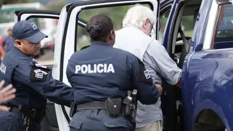 Adulto mayor acribilla a manifestantes en Panamá