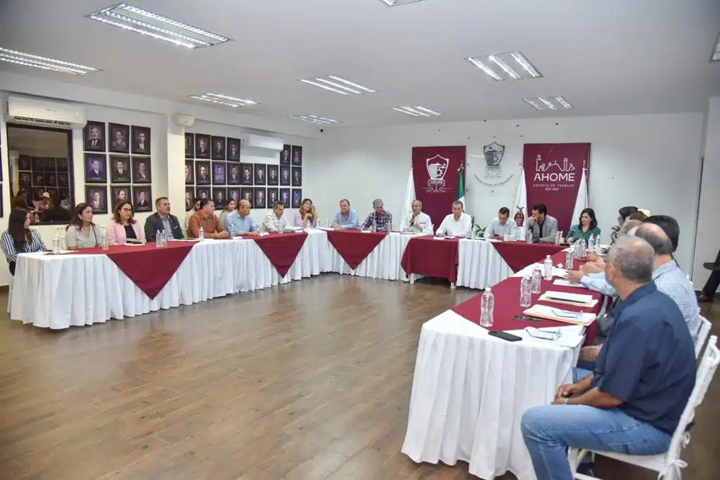 Encuentro de la Junta de Coordinación Política del Congreso del Estado de Sinaloa y alcaldes del norte de la entidad que se desarrolló en Los Mochis