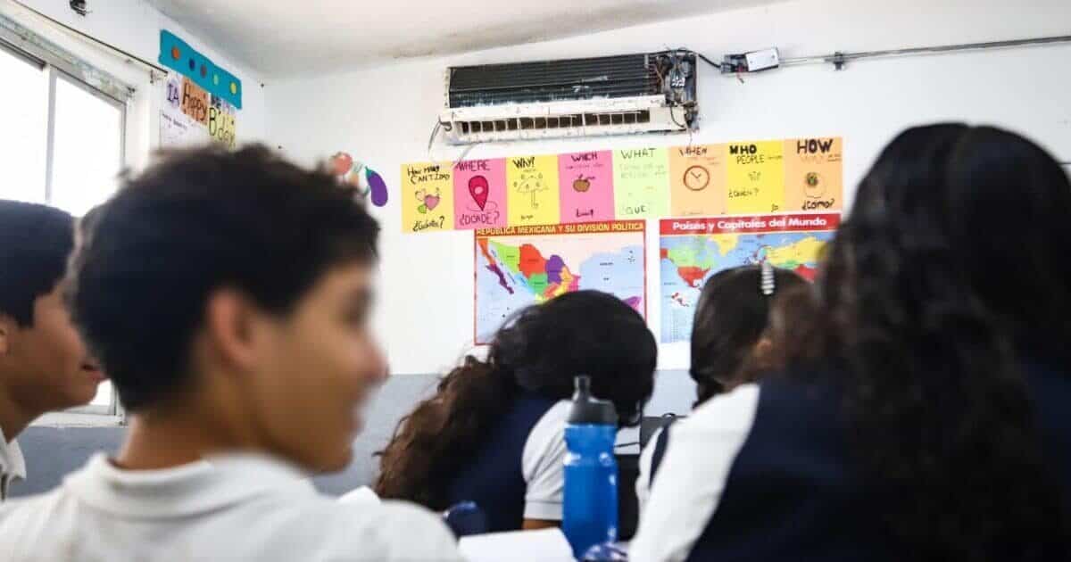 Equiparán con aires acondicionados a las escuelas del nivel básico del sistema público.