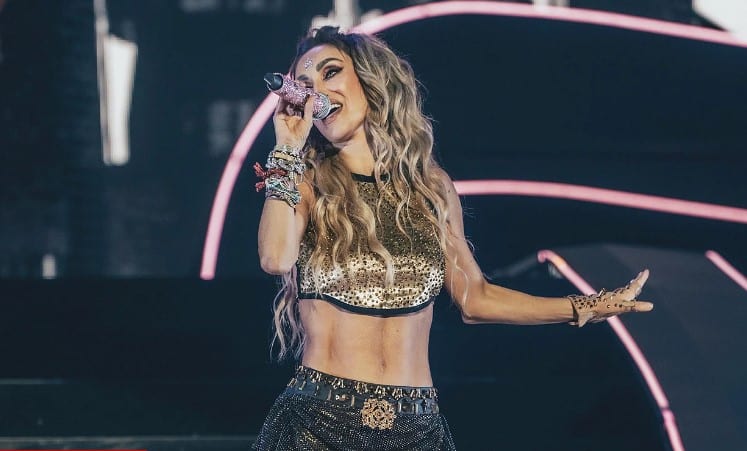 Anahí se queda ronca durante concierto de RBD en Guadalajara