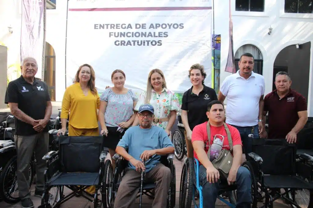Sistema DIF entregó aparatos funcionales a personas discapacitadas en Mazatlán.