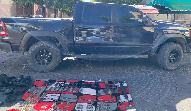 Armas y camioneta decomisadas en Zacatecas