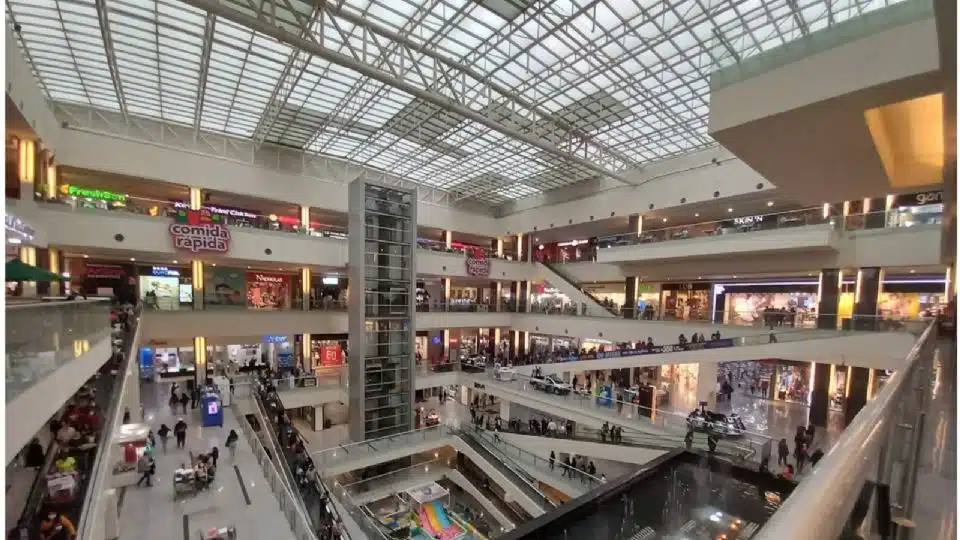 Asaltan joyería en centro comercial de CDMX