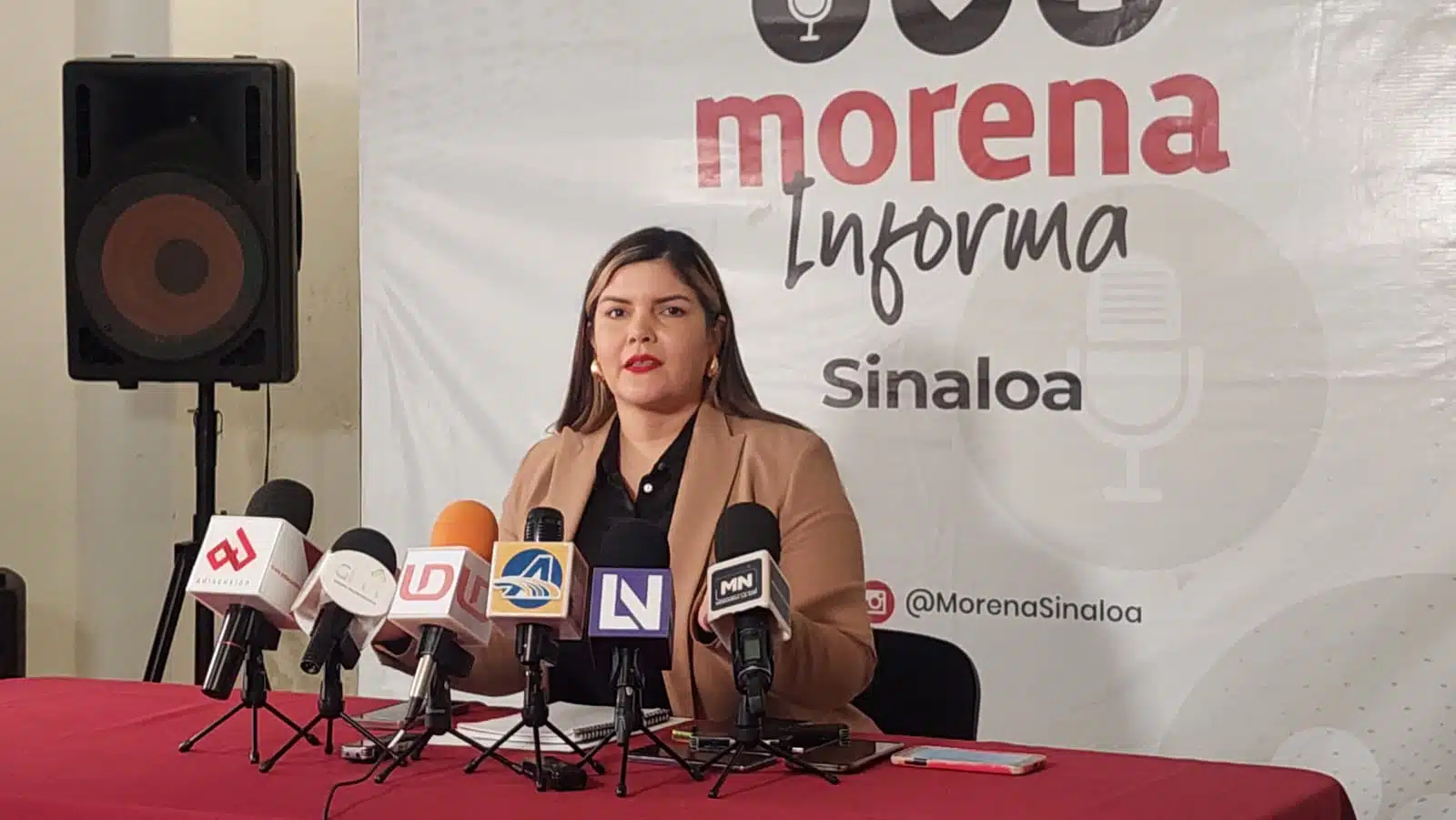 Merary Villegas Sánchez en conferencia de prensa en Culiacán