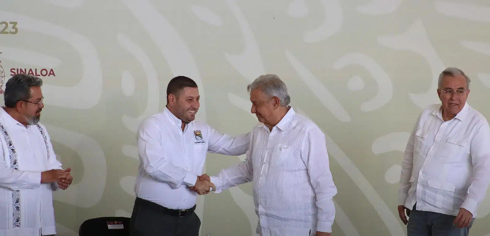 alcalde José Paz López Elenes y el presidente Andrés Manuel López Obrador