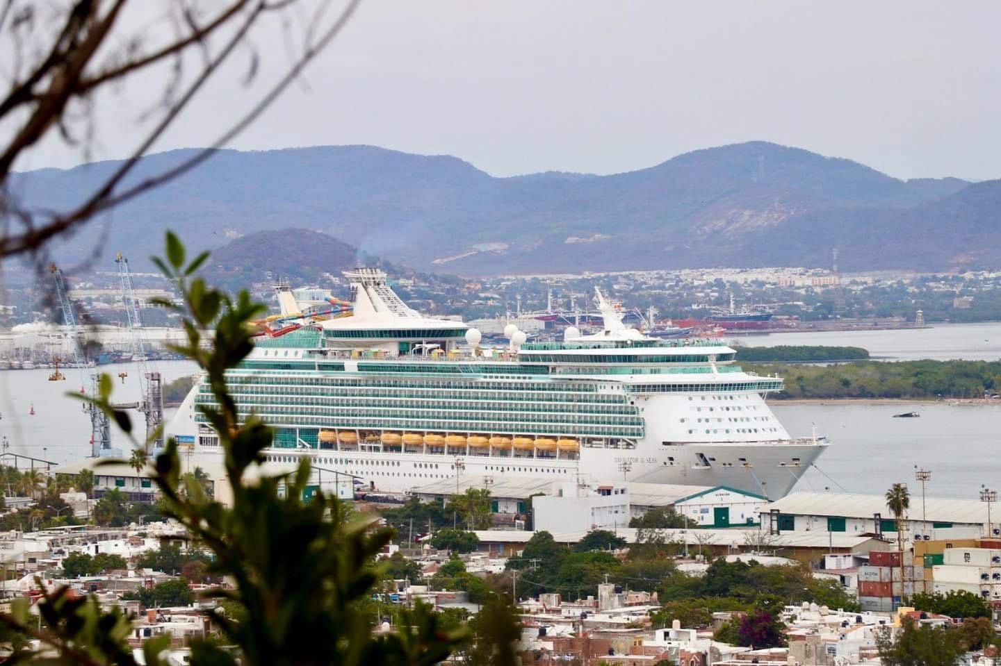 Barco turistico en Mazatlán