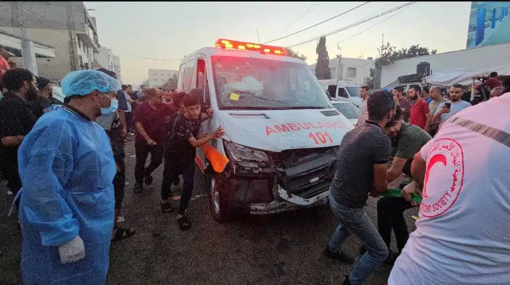 Bombardean ambulancias en Gaza