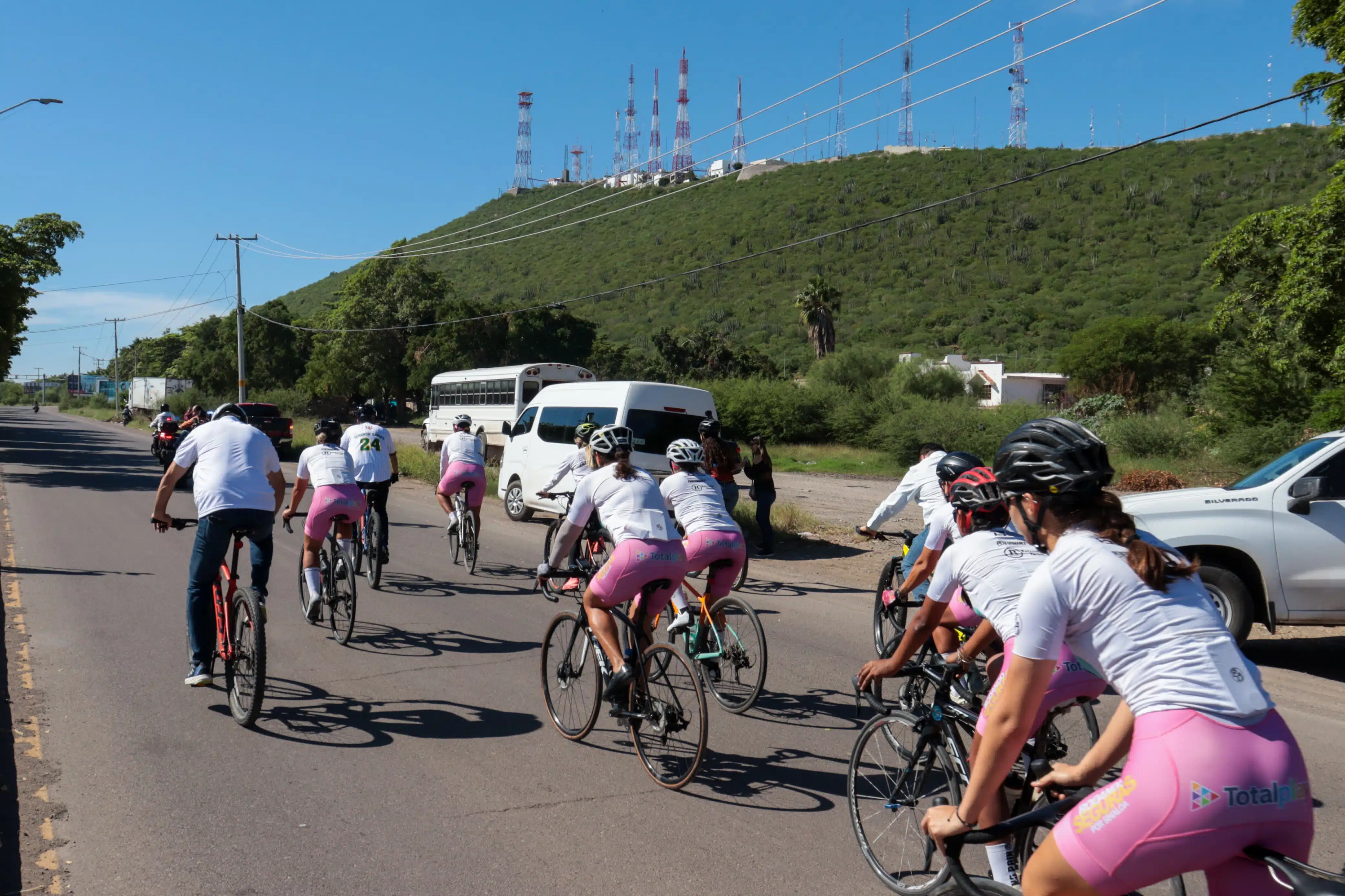 ciclistas de “Rodando seguras por Sinaloa”