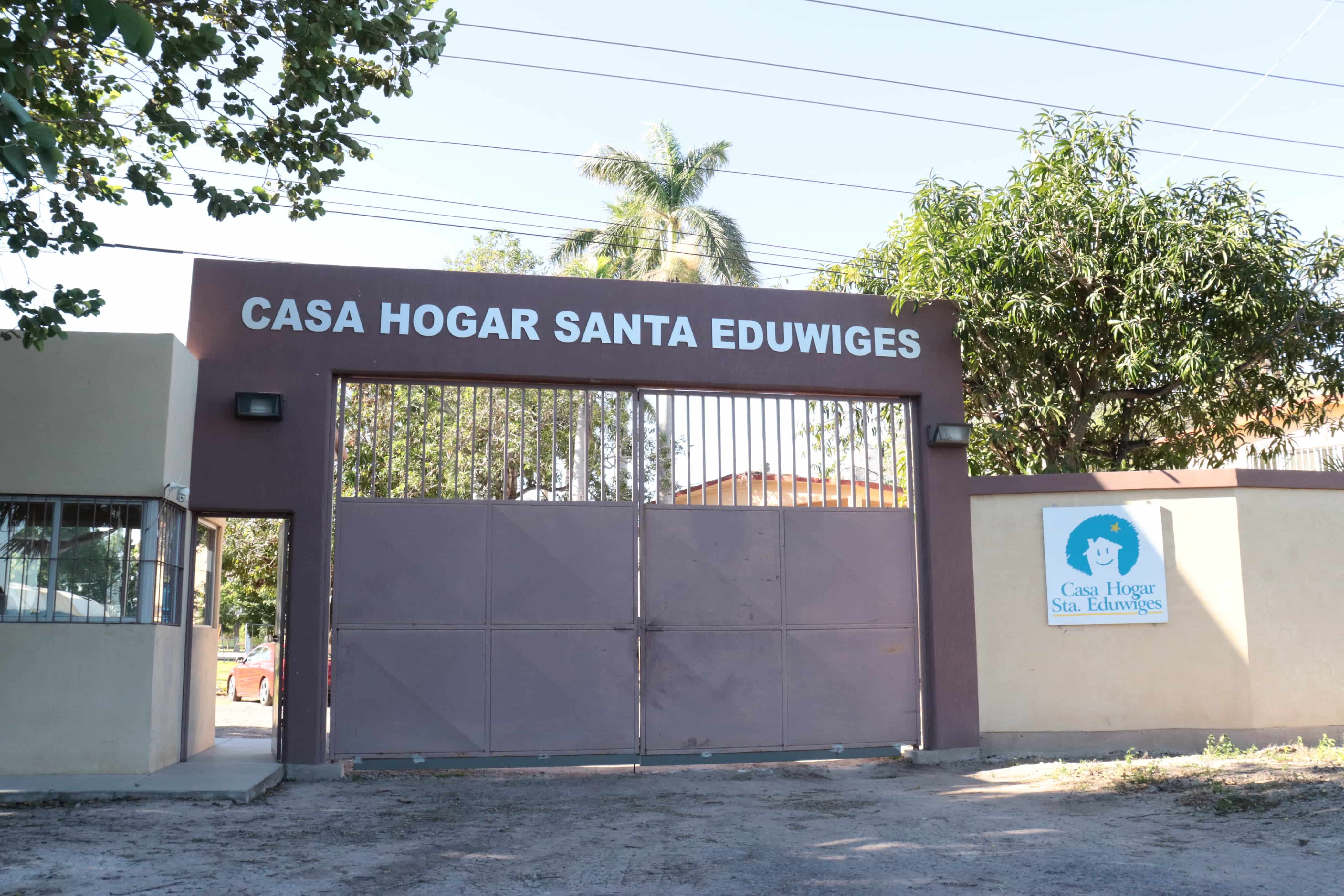 Entrada de la Casa Hogar Santa Eduwiges