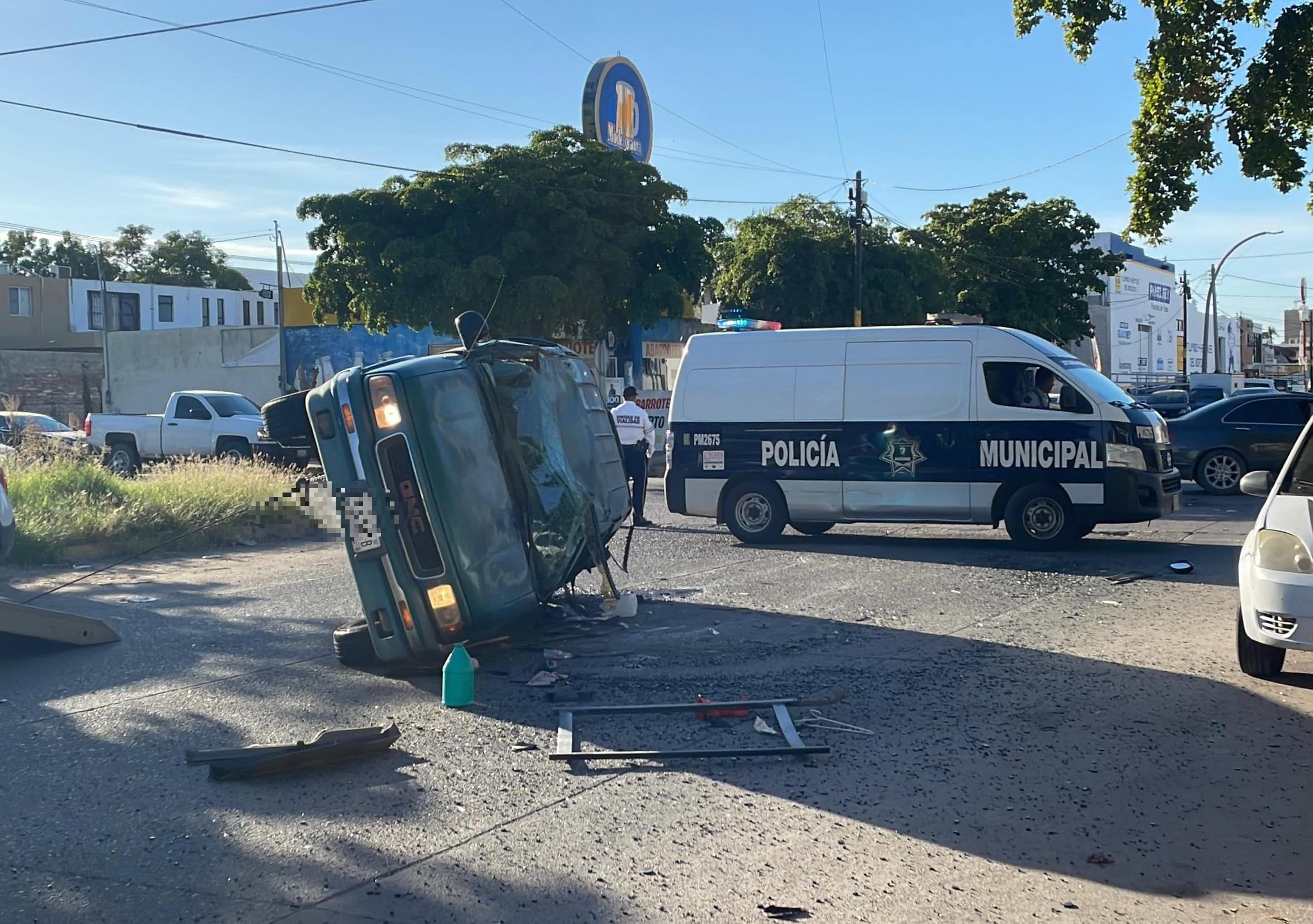 Choque de automóvil en el Centro de Los Mochis