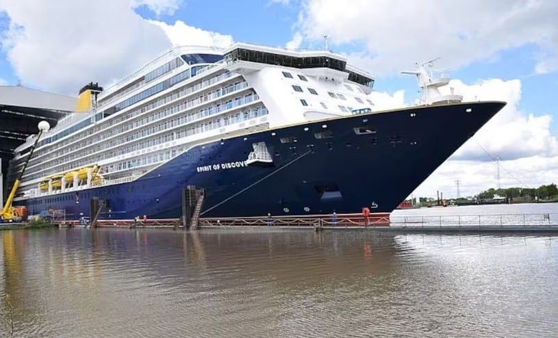 Tormenta impacta a un crucero y dja un centenar de lesionados