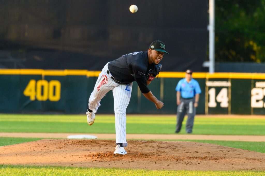 Cubano exbigleaguer, Ronald Bolaños