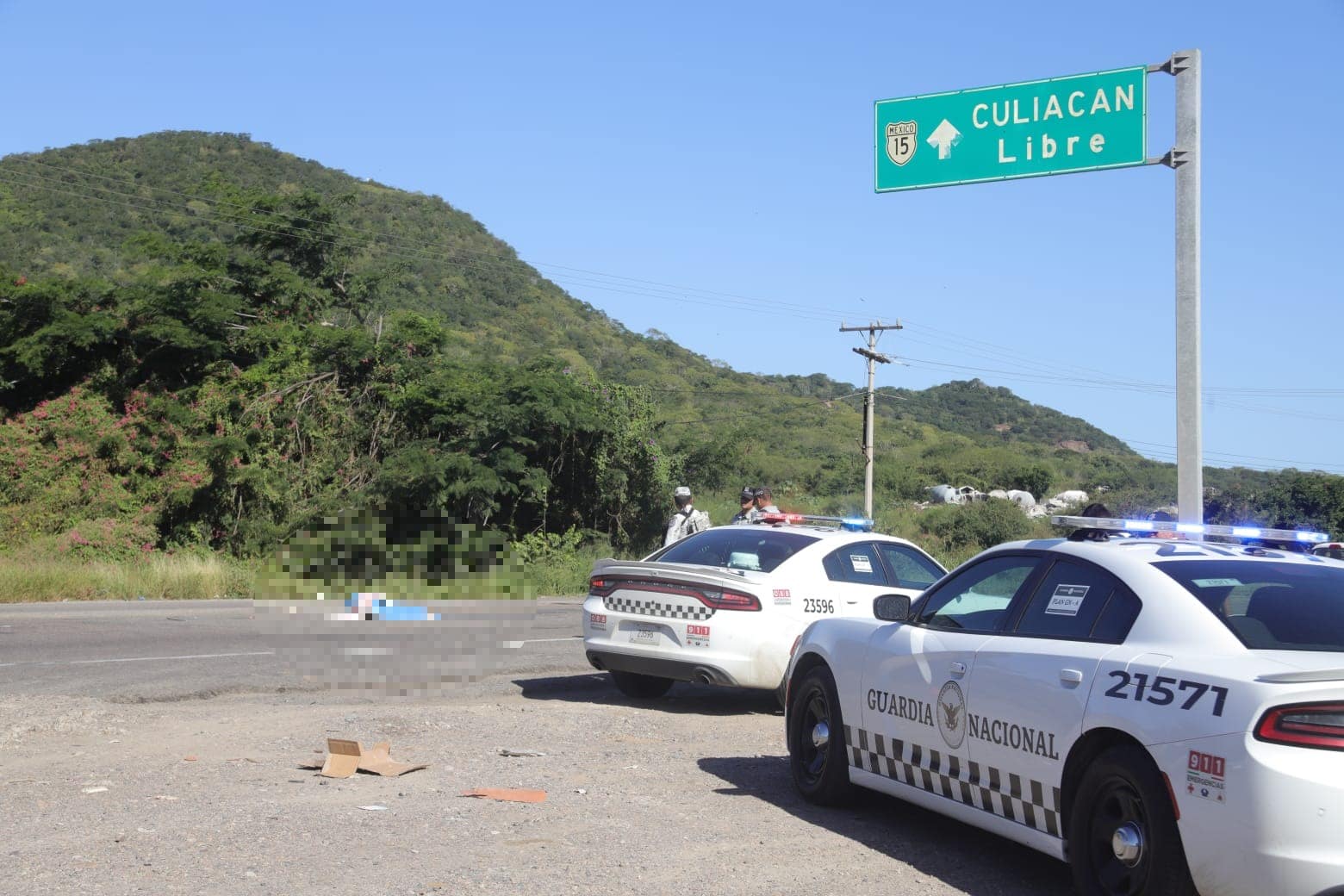 Accidente de una persona por la carretera libre Mazatlán-Culiacán