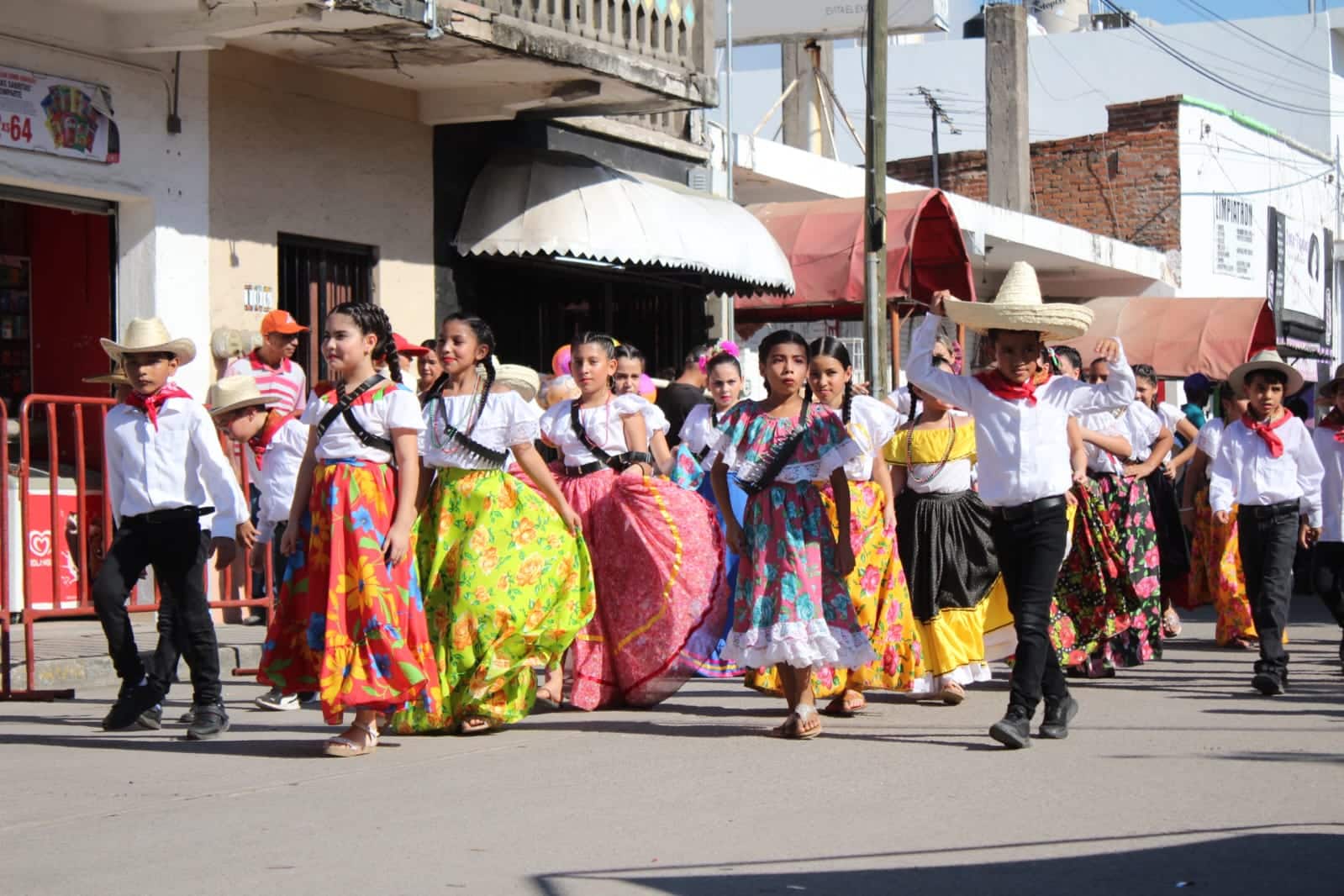 Desfile de la Revolución Mexicana en Mazatlán