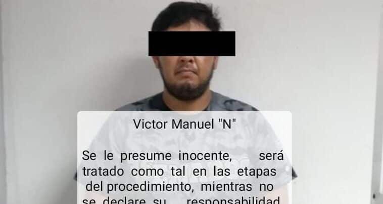 Detenido por reporte de robo.