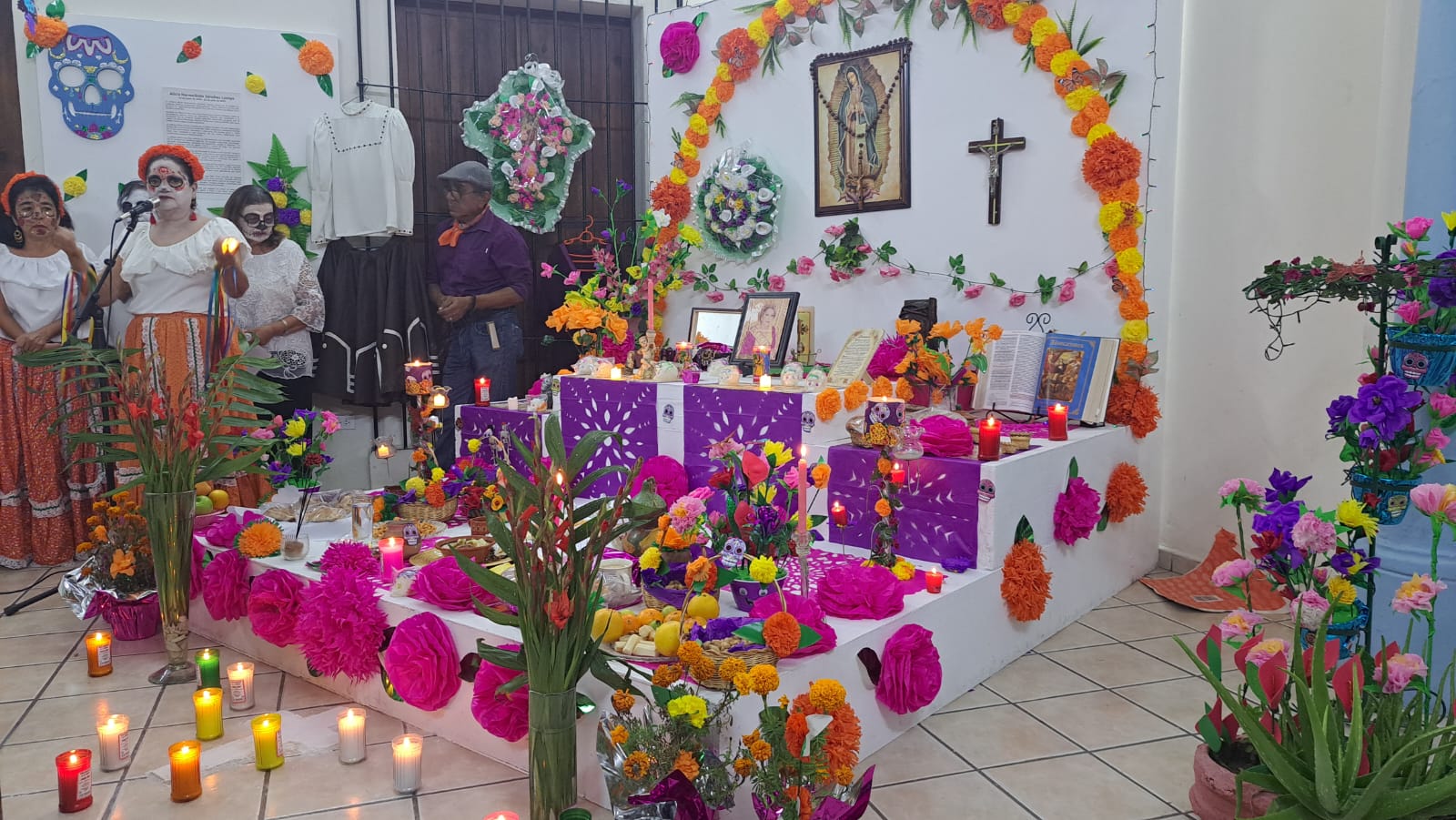 Siguen vivas las tradiciones mexicanas! Casa Achoy de Culiacán realiza  festival del Día de Muertos