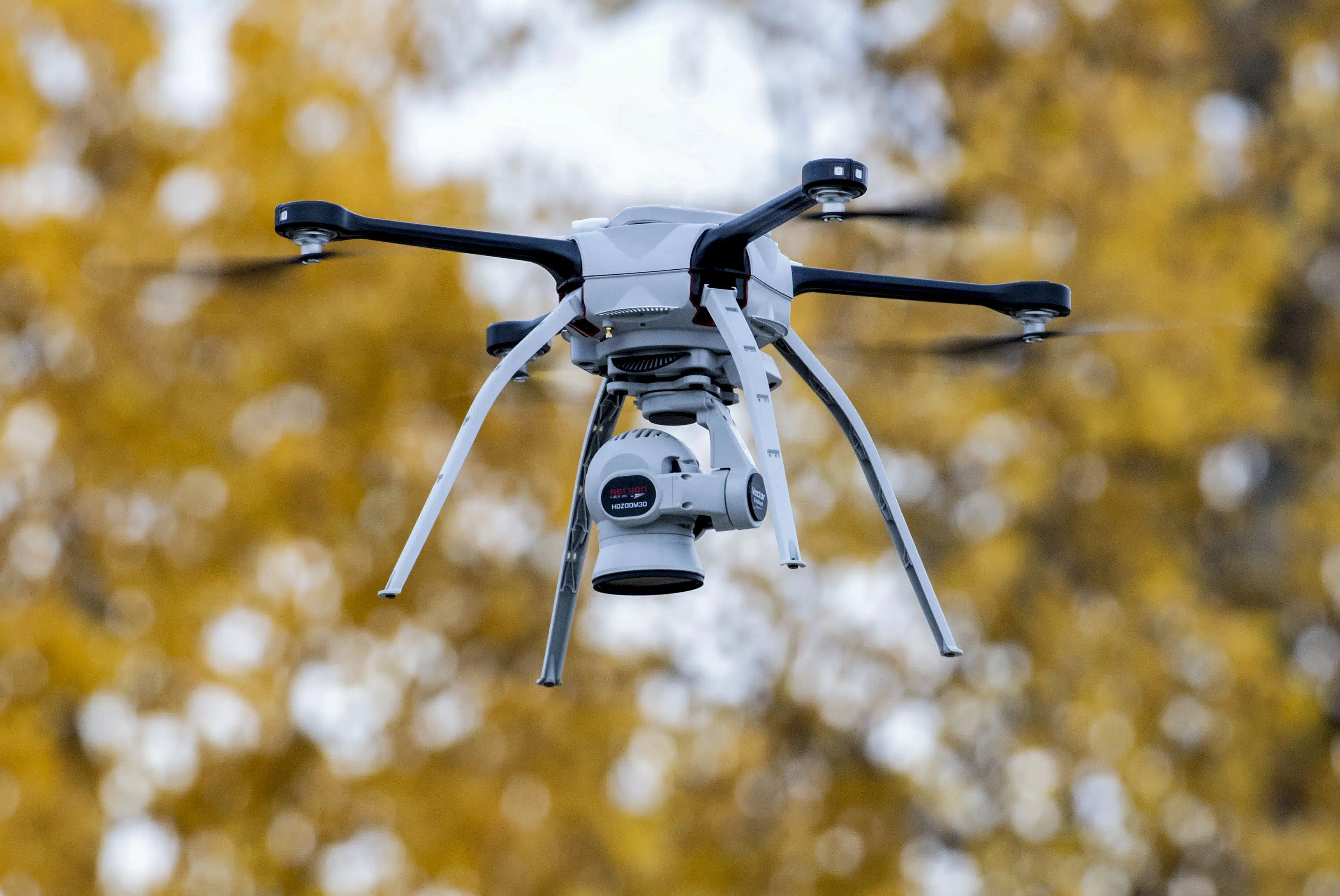 Diputados aprueban castigar con cárcel a quien cometa delitos con drones