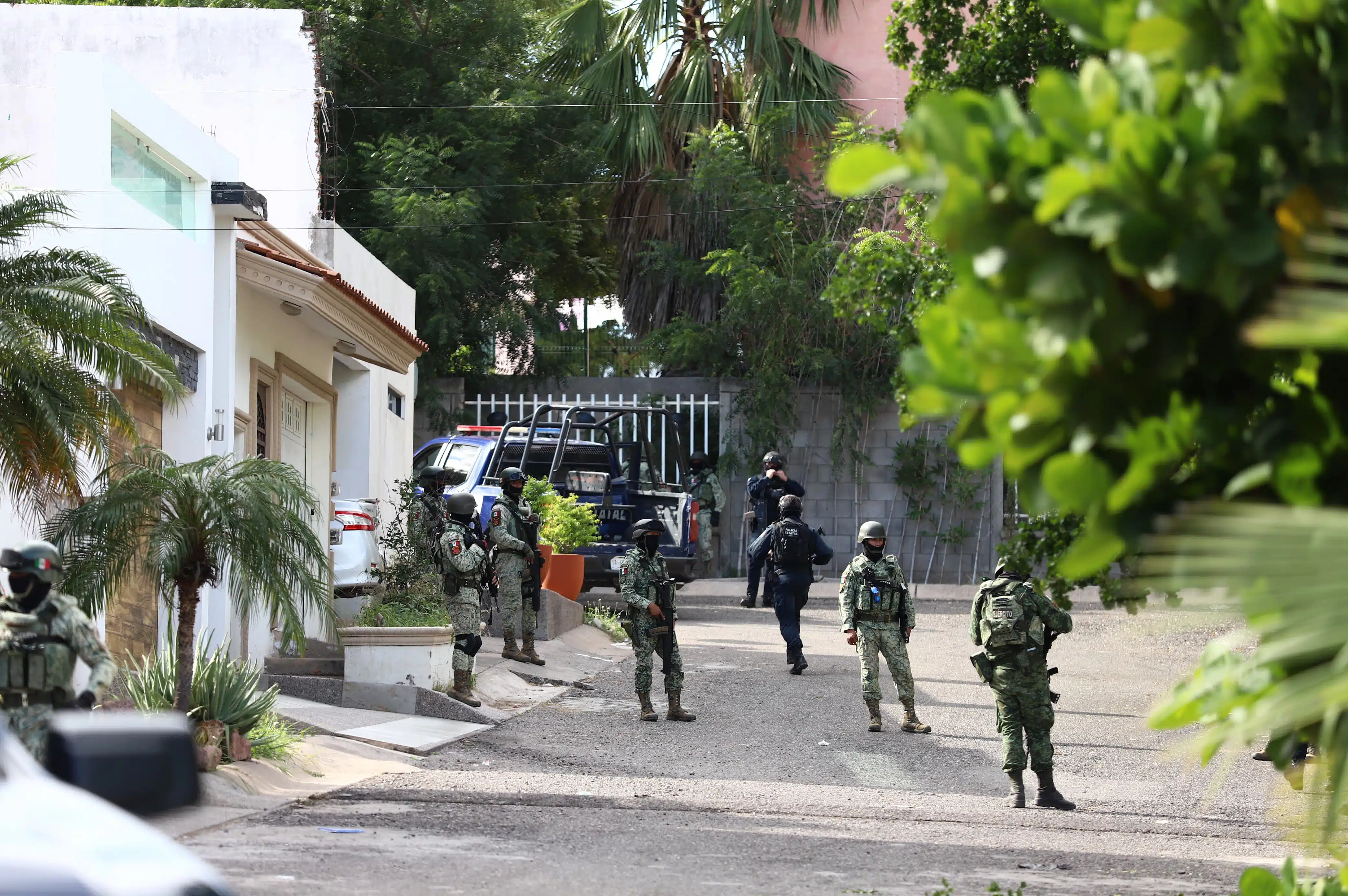 Ejercito Mexicano y Policía Federal en un operativo en Culiacán