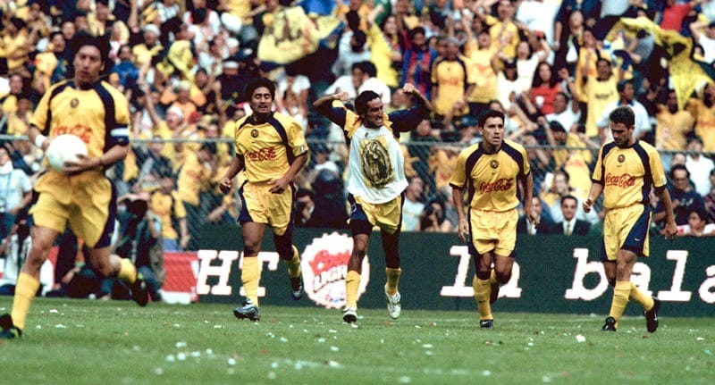 El futbolista mochitense Christian Patiño celebra gol con el América
