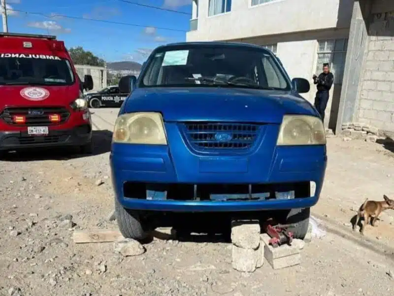 El gato hidráulico se venció y un hombre perdió la vida aplastado por un auto