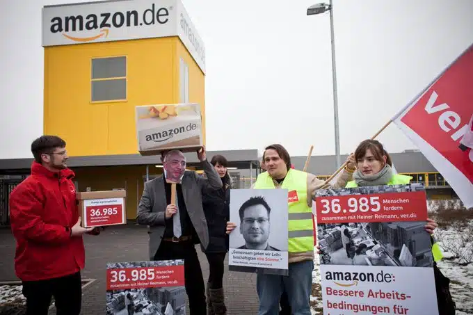 En pleno Black Friday entran en huelga trabajadores de Amazon en Alemania y Reino Unido