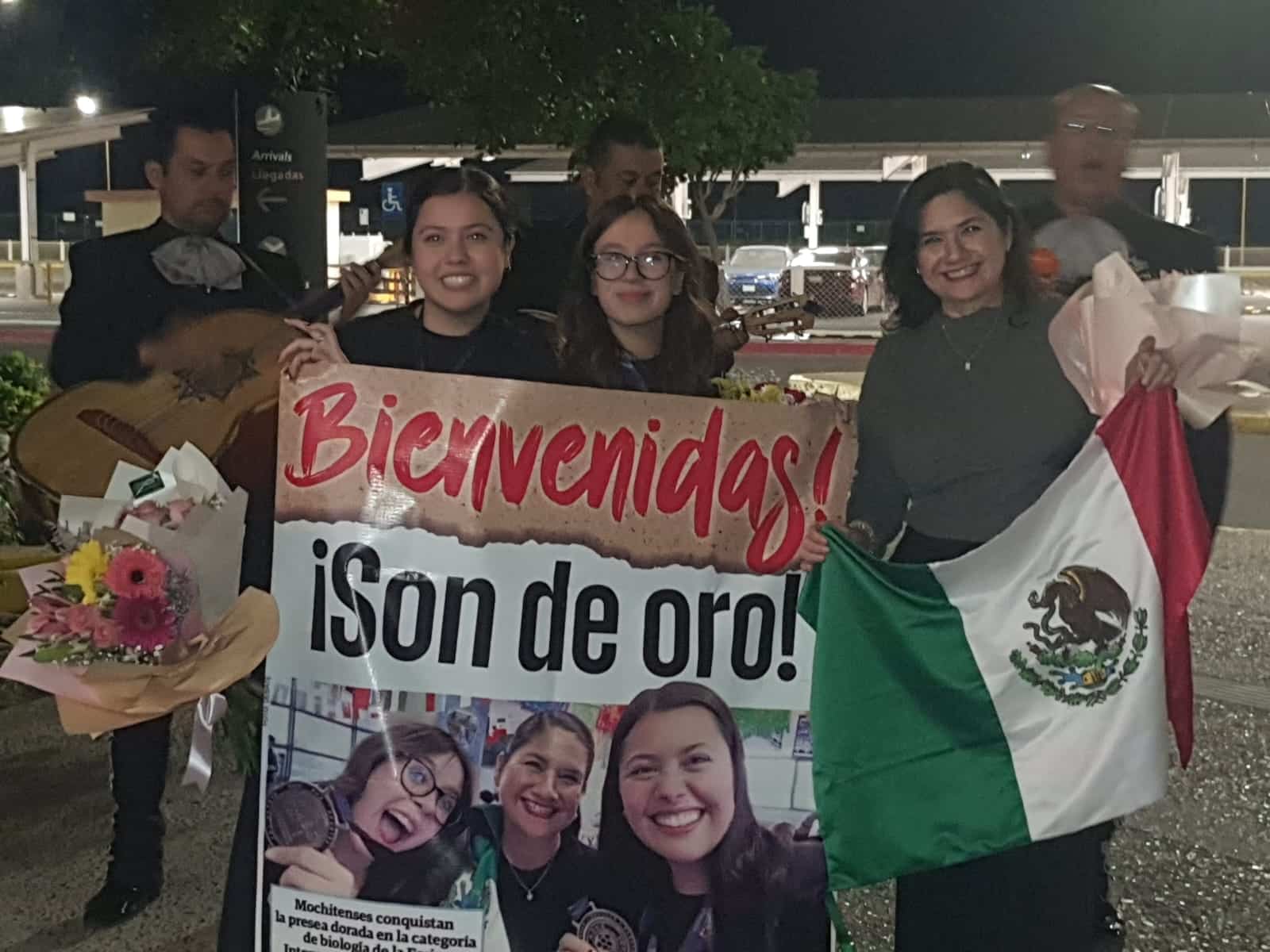 Gran recibimiento tuvieron Brianna Valenzuela Grajeda y Mariana Rodríguez Rojo tras ganar medalla de oro en Turquía.