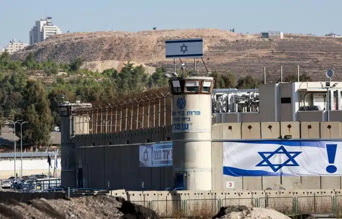 Israel excarcela a 30 mujeres y niños palestinos