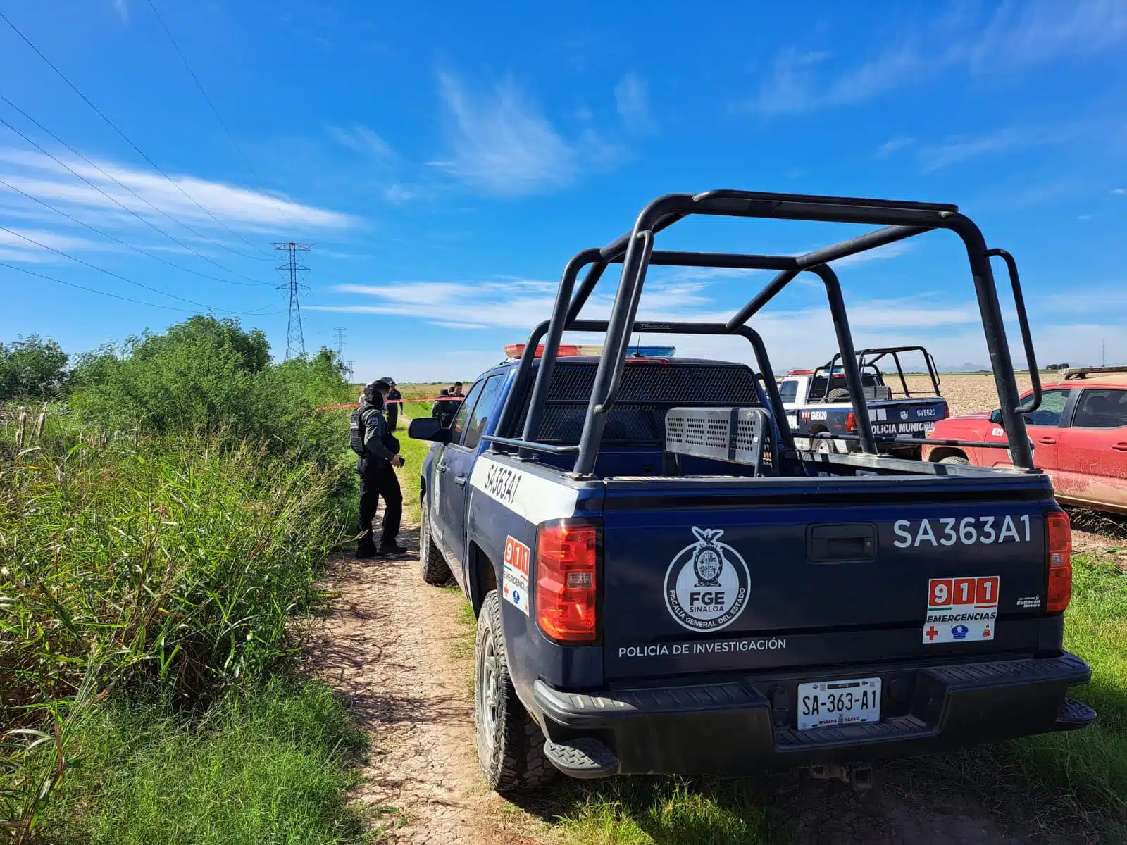 Camioneta de la FGE en Guasave