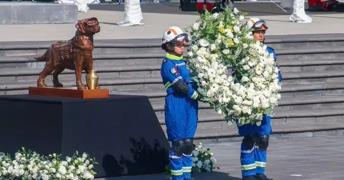 Semar rinde homenaje a Frida