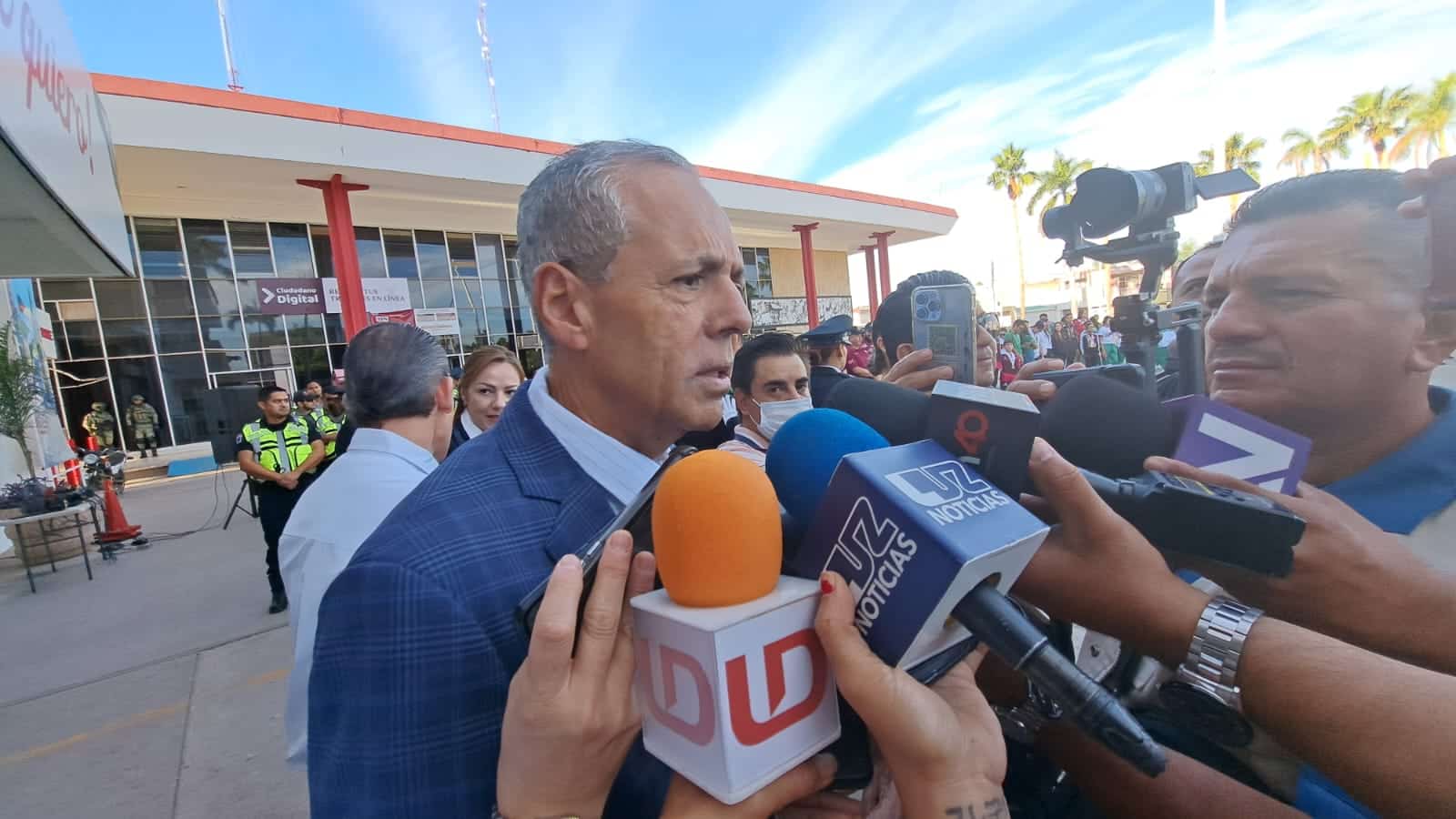 Gerardo Vargas Landeros, alcalde de Ahome, en entrevista con medios de comunicación