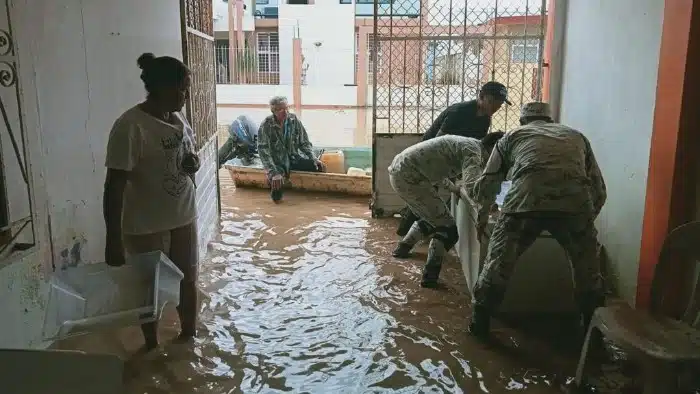 Casa inundada por desbordamiento de ríos