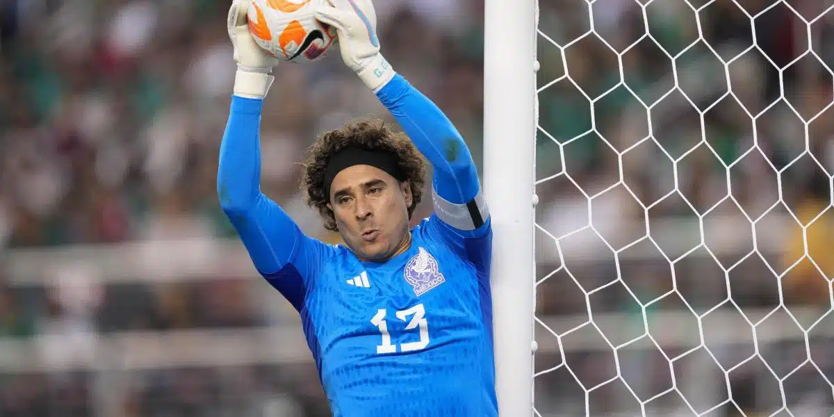 Guillermo Ochoa sufre lesión en partido ante Honduras