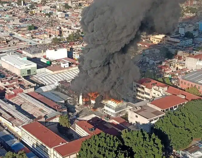 Incendio en CDMX provoca evacuación de 500 personas