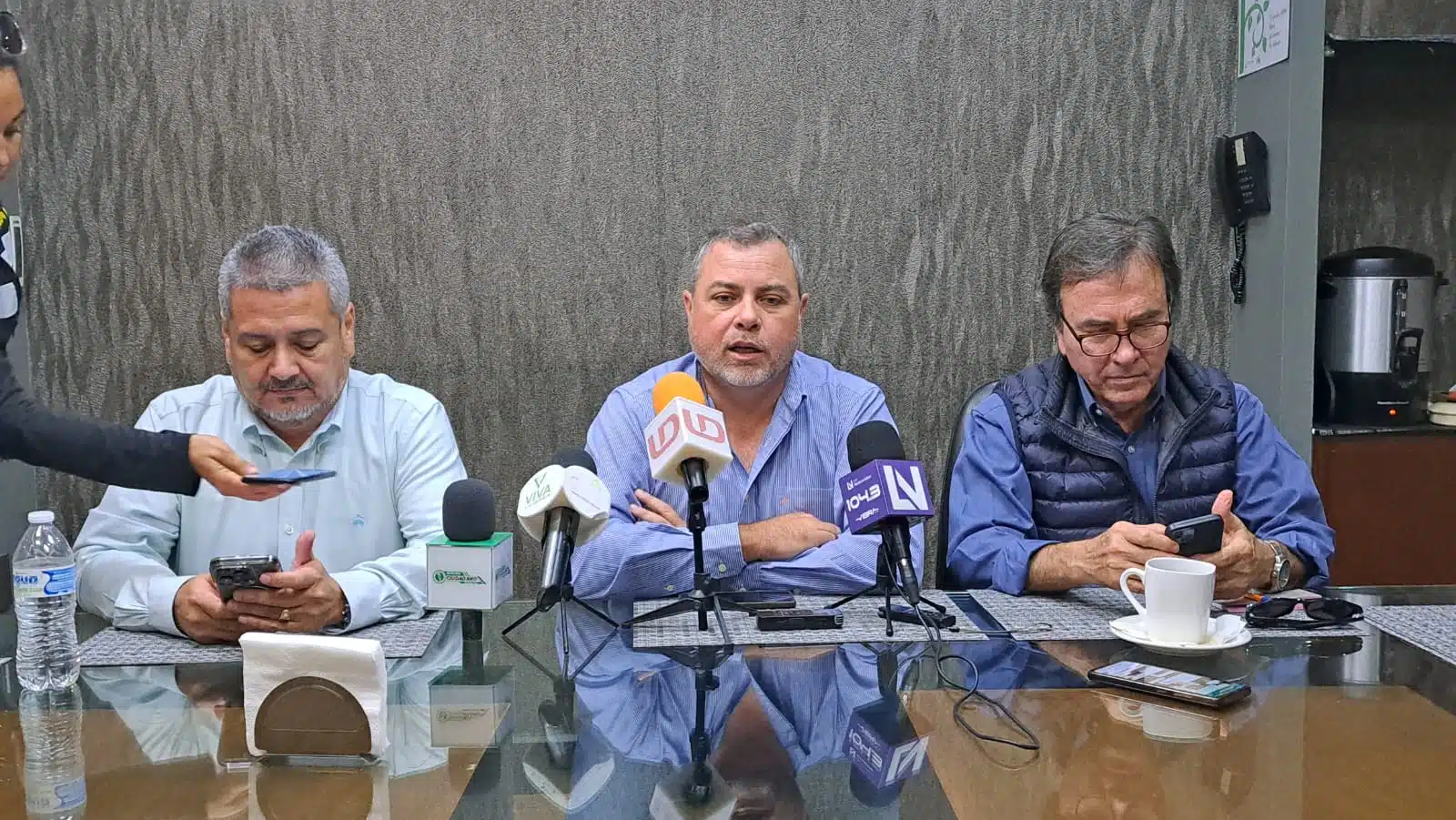 Los presidentes de Canacintra, Coparmex y Canirac en Los Mochis piden a las autoridades de Ahome resuelva algunas fallas en sus servicios.