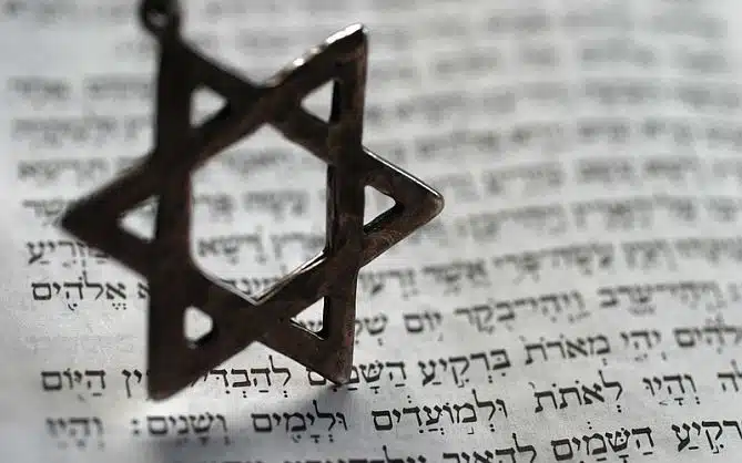 Israel pide a ciudadanos evitar los viajes y no mostrar símbolos judíos