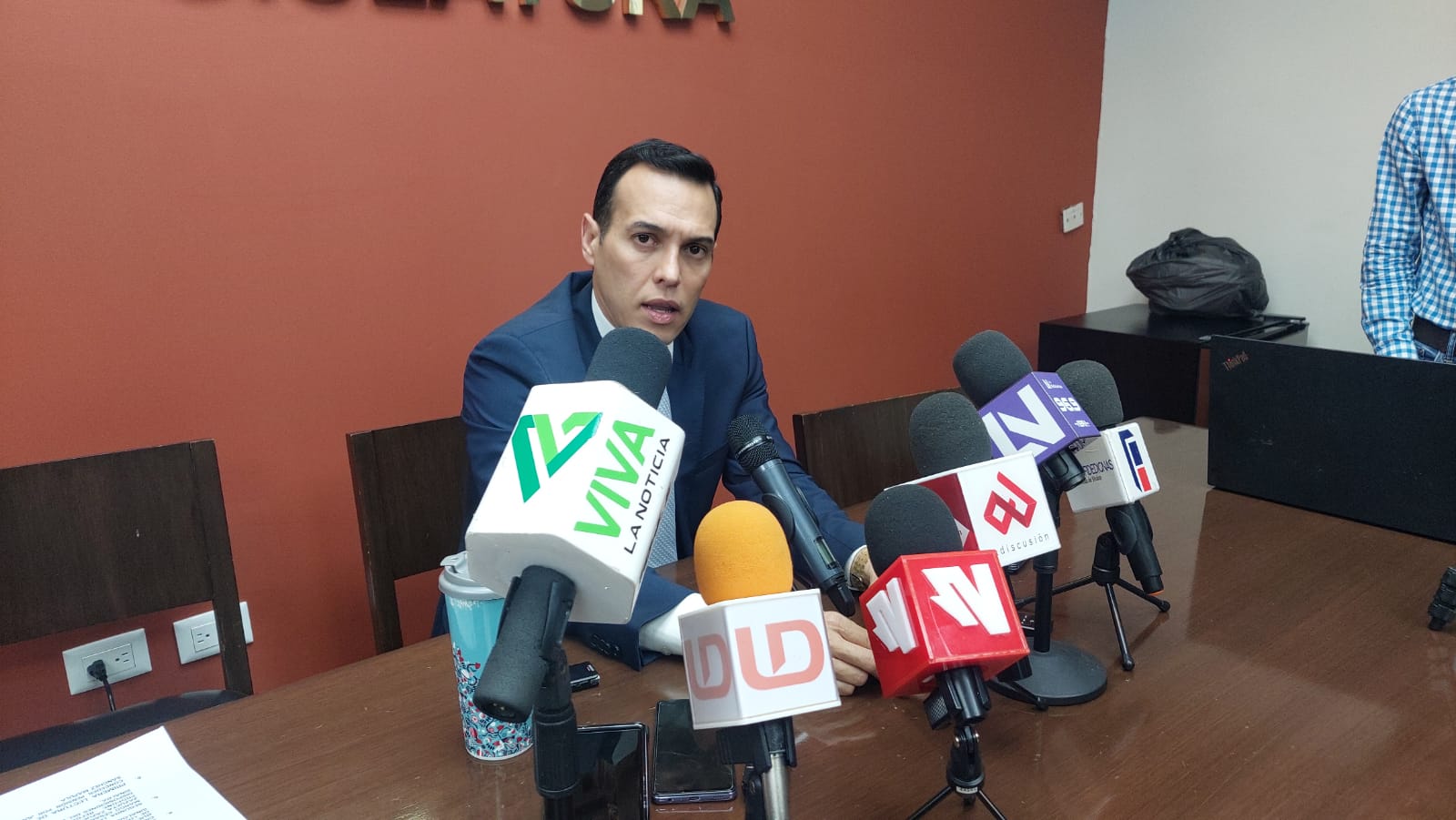 presidente de la Comisión de Hacienda Pública y Administración
