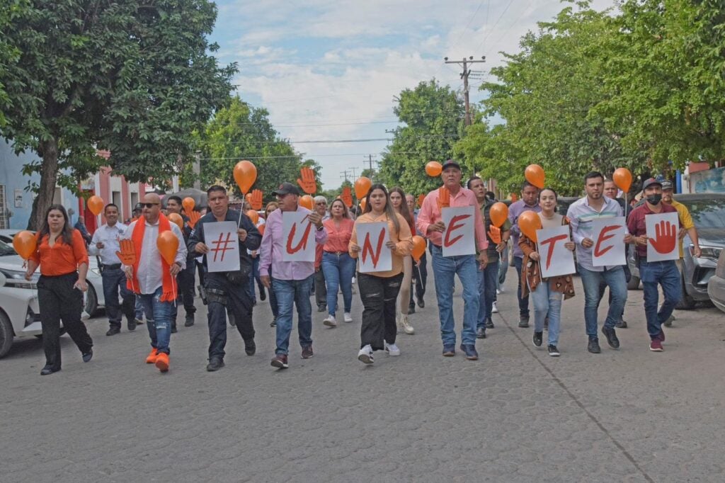 Caminata por campaña de 16 días para prevenir la violencia contra las mujeres y niñas en El Fuerte.