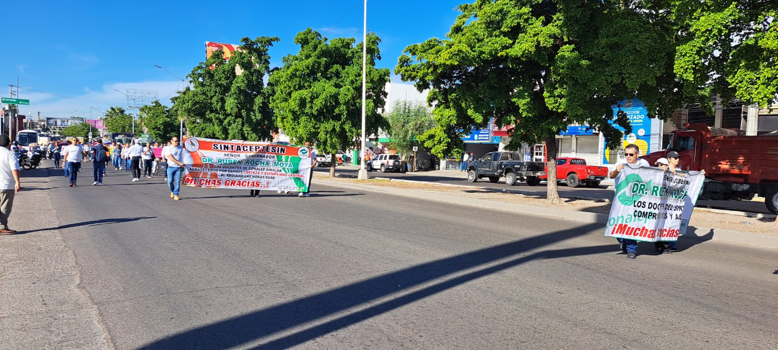 Manifestación de maestros del Conalep en Culiacán