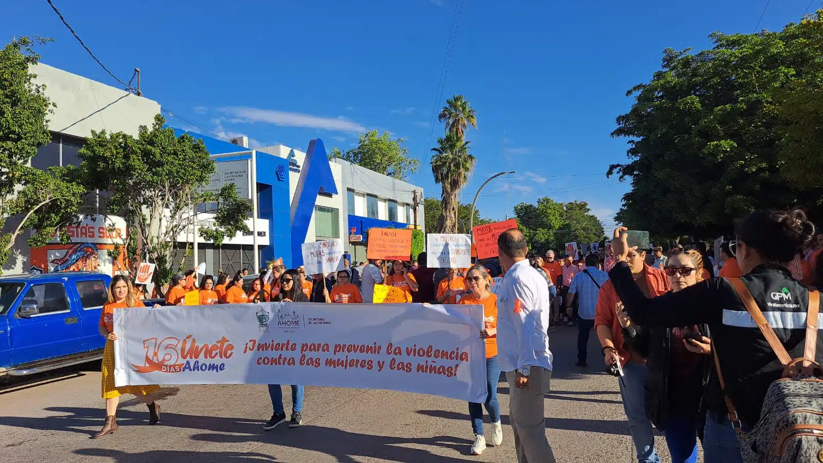Caminata naranja, En el marco de los 16 días de activismo contra la violencia hacia las mujeres.