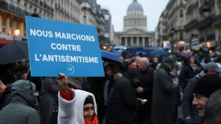 Marchan contra el antisemitismo en Francia; Macron se pronuncia contra la injusticia