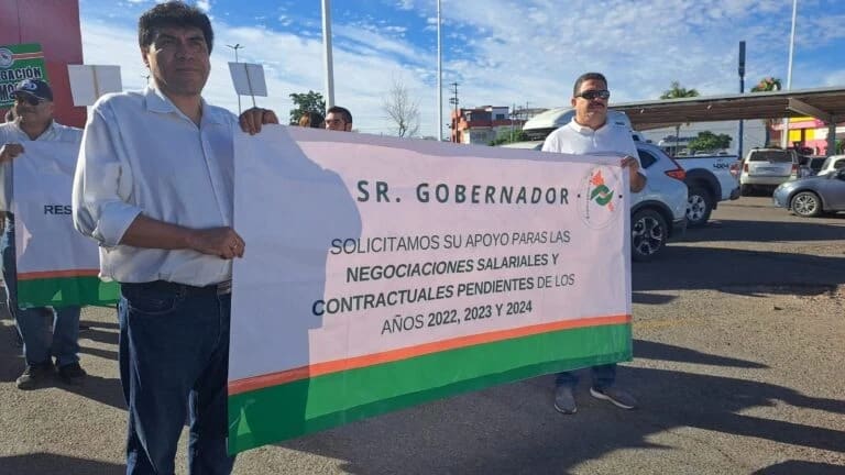 Se estableció una mesa de diálogo para revisar las demandas planteadas en protesta de maestros de Conalep.