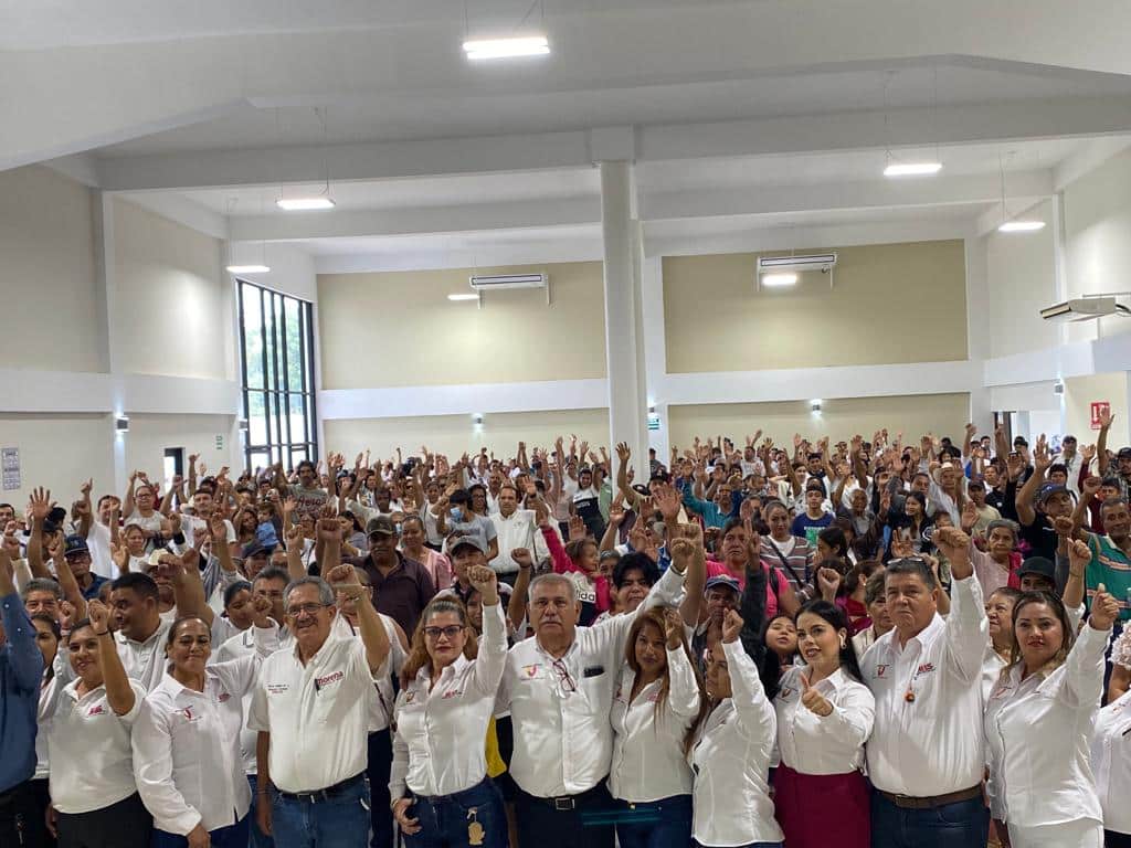Integrantes del Movimiento Amplio Social Sinaloense reunidos