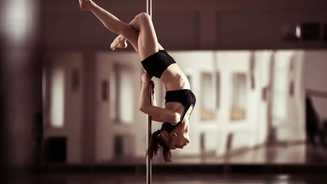 Mujer muere durante rutina de pole dance en Yucatán