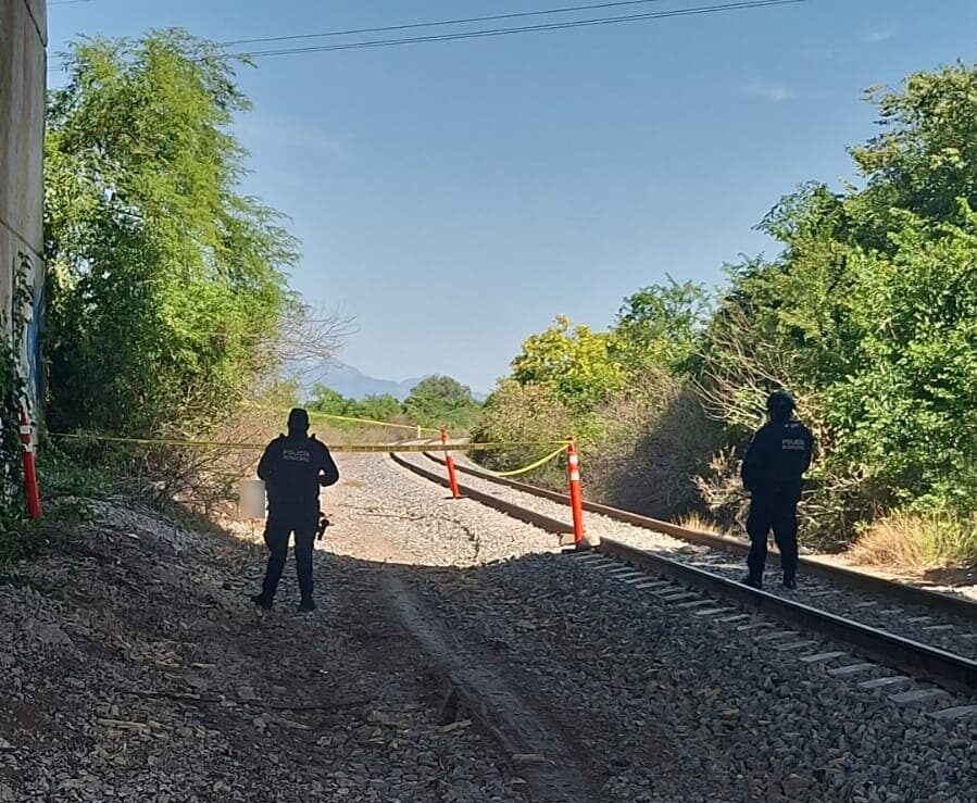 Mujer encontrada cerca de las vías del tren en La Cruz de Elota