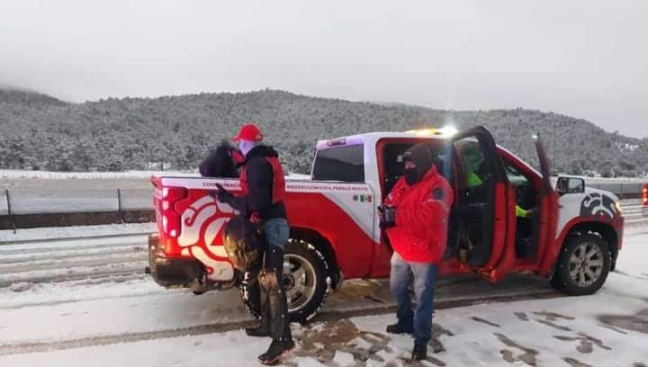 Nieve en la autopista Durango-Mazatlán