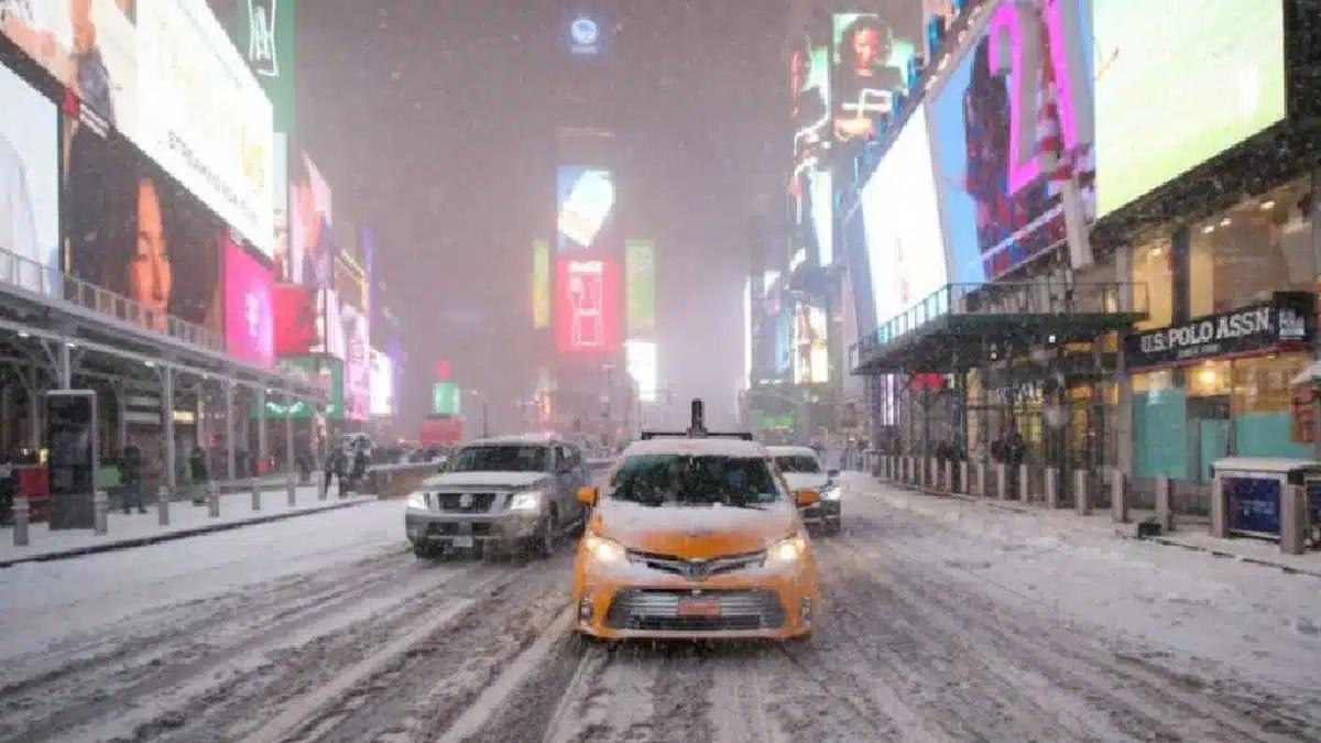Nueva York registra primera nevada después de 652 días