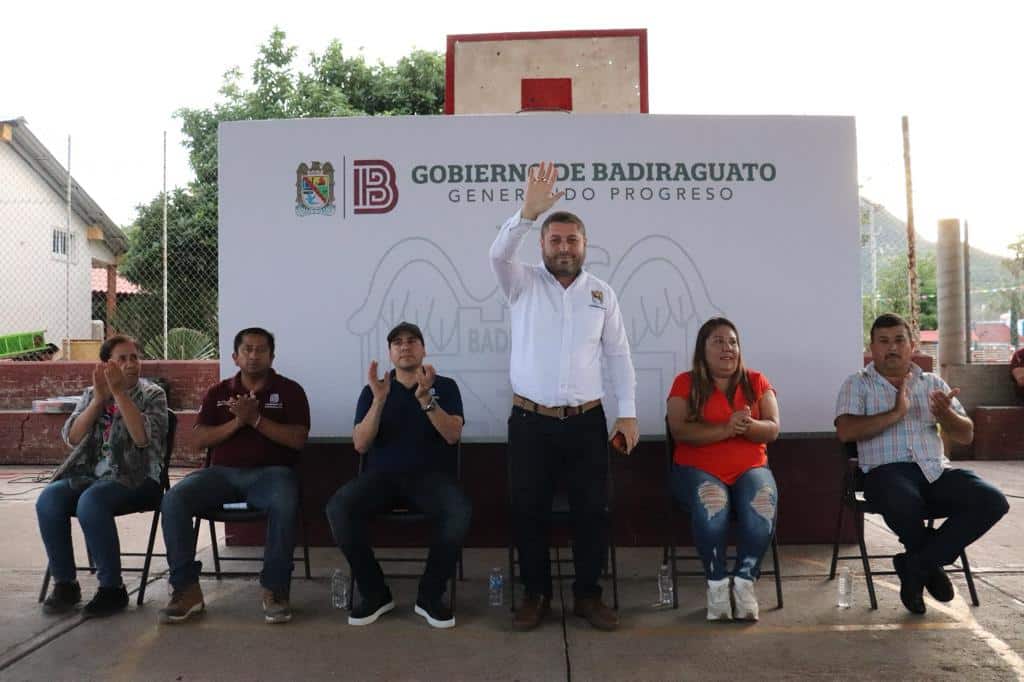 Arranque de la pavimentación de calles n la comunidad serrana de Soyatita