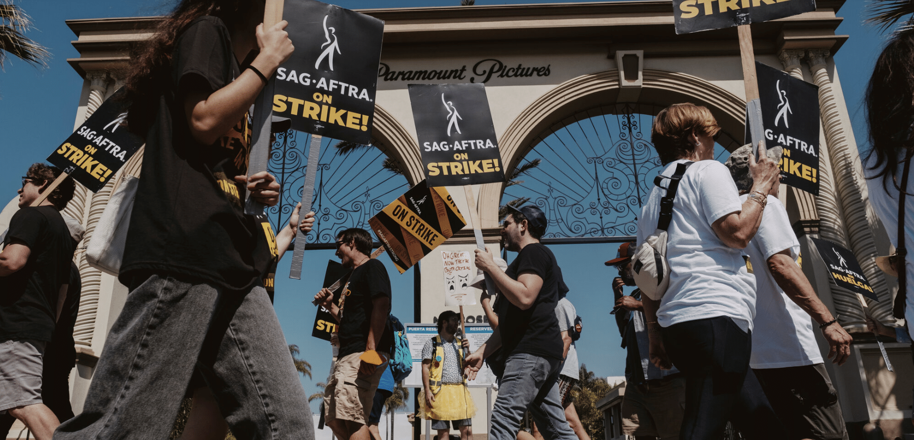 Protesta de actores de Hollywood en el estudio de Paramount Pictures